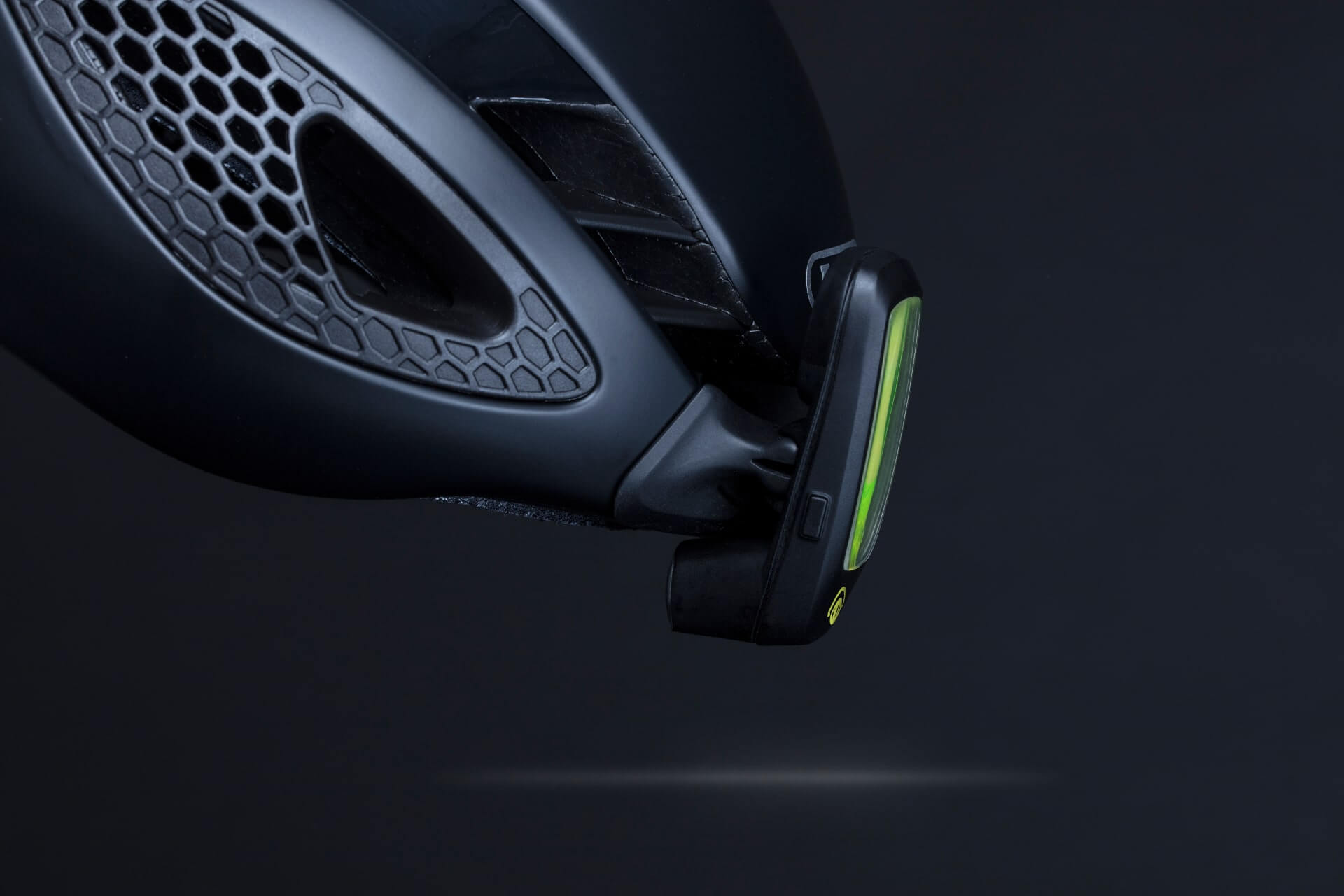 USEE-Head-UP-Display-am-Fahrradhelm-befestigt-seite USEE-Head-UP-Display-am-Fahrradhelm-befestigt-seite